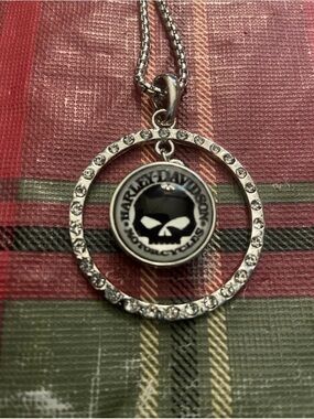 Harley-Davidson Black & Silver Skull Circle Pendant Necklace